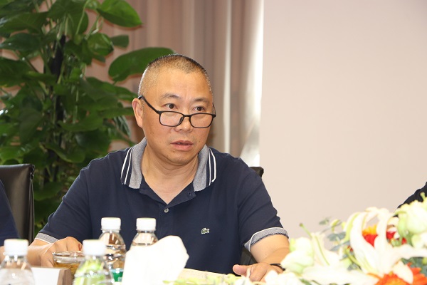 董事長仲應貴講話.jpg